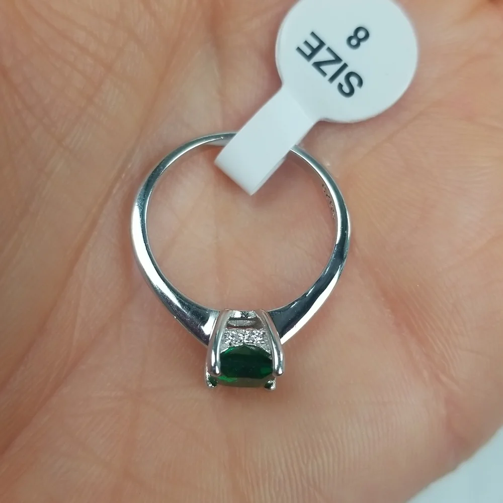 925 Silver CZ Green Ring Size 8-NWT Cubic Zirconia emerald color